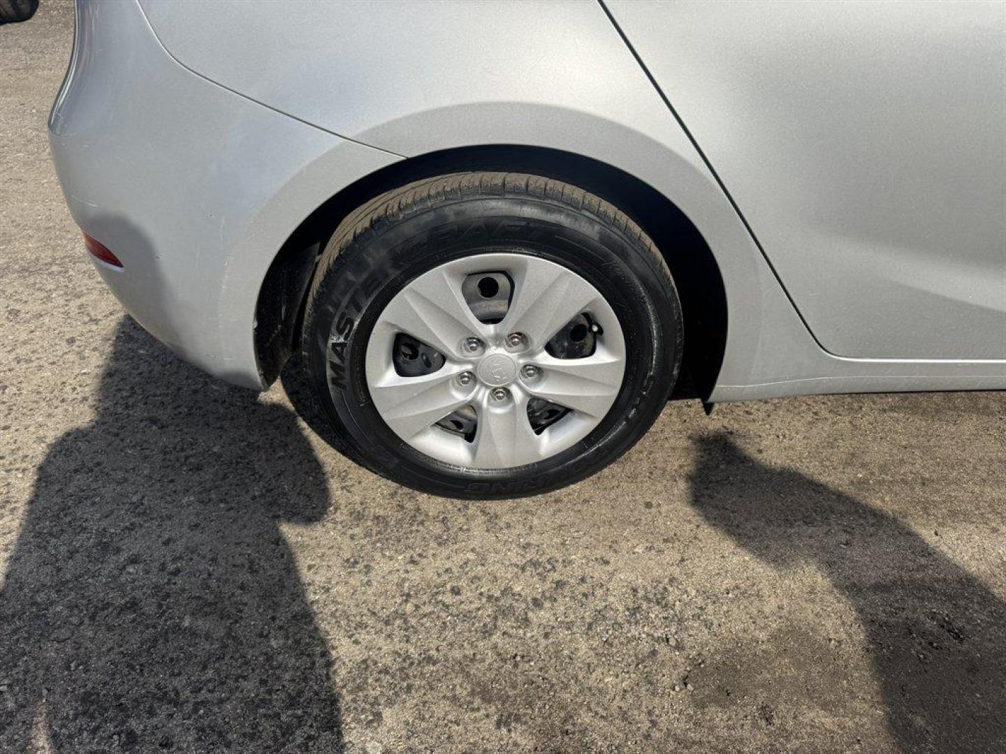 2017 Grey /Black Kia Forte (KNAFK5A82H5) with an 2.0l I-4 DI Dohc 2.0l engine, Automatic transmission, located at 745 East Steele Rd., West Columbia, SC, 29170, (803) 755-9148, 33.927212, -81.148483 - Photo#27