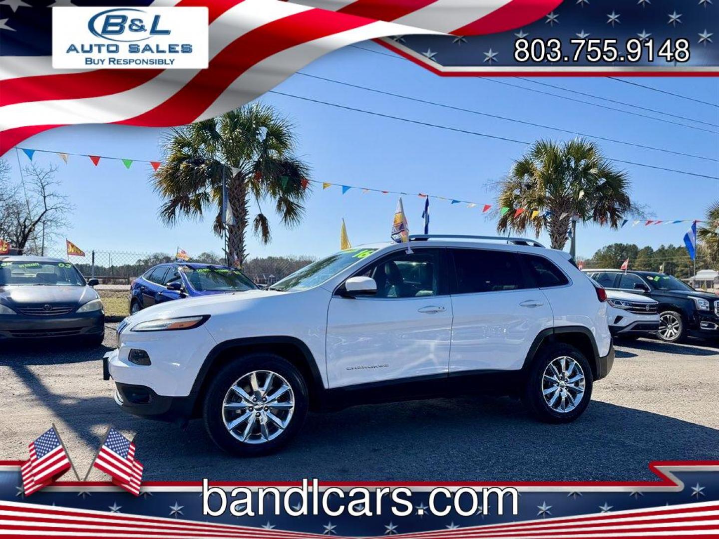 2016 White /Black Jeep Cherokee (1C4PJMDS7GW) with an 3.2l V6 Smpi Dohc 3.2l engine, Automatic transmission, located at 745 East Steele Rd., West Columbia, SC, 29170, (803) 755-9148, 33.927212, -81.148483 - Photo#0