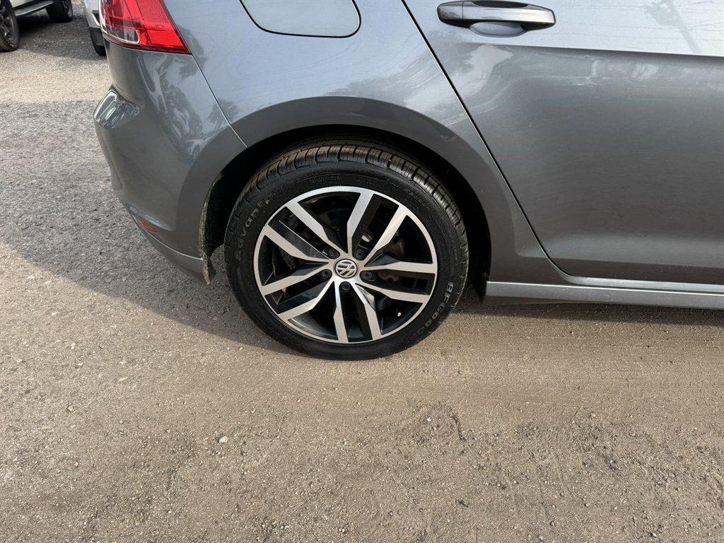 2015 Grey /Black Volkswagen Golf (3VW217AU4FM) with an 1.8l I-4 DI Dohc T/C 1.8l engine, Automatic transmission, located at 745 East Steele Rd., West Columbia, SC, 29170, (803) 755-9148, 33.927212, -81.148483 - Photo#26