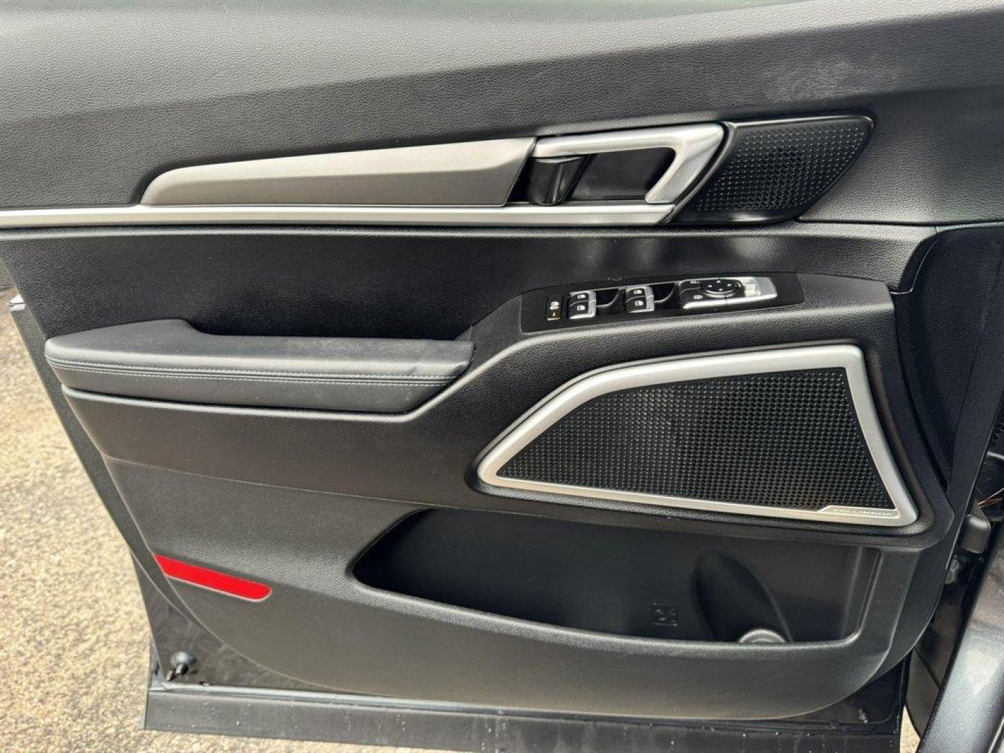 2020 Grey /Black Kia Telluride (5XYP24HC8LG) with an 3.8l V6 DI Dohc 3.8l engine, Automatic transmission, located at 745 East Steele Rd., West Columbia, SC, 29170, (803) 755-9148, 33.927212, -81.148483 - Photo#17