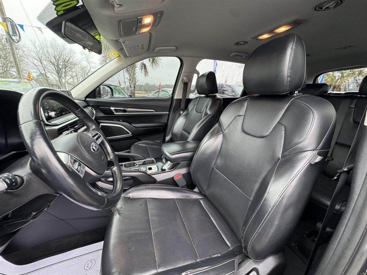 2020 Grey /Black Kia Telluride (5XYP24HC8LG) with an 3.8l V6 DI Dohc 3.8l engine, Automatic transmission, located at 745 East Steele Rd., West Columbia, SC, 29170, (803) 755-9148, 33.927212, -81.148483 - Photo#19