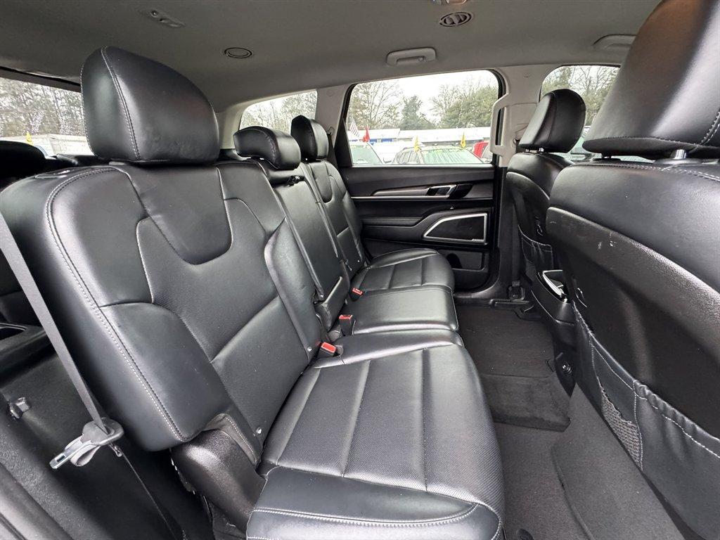 2020 Grey /Black Kia Telluride (5XYP24HC8LG) with an 3.8l V6 DI Dohc 3.8l engine, Automatic transmission, located at 745 East Steele Rd., West Columbia, SC, 29170, (803) 755-9148, 33.927212, -81.148483 - Photo#24