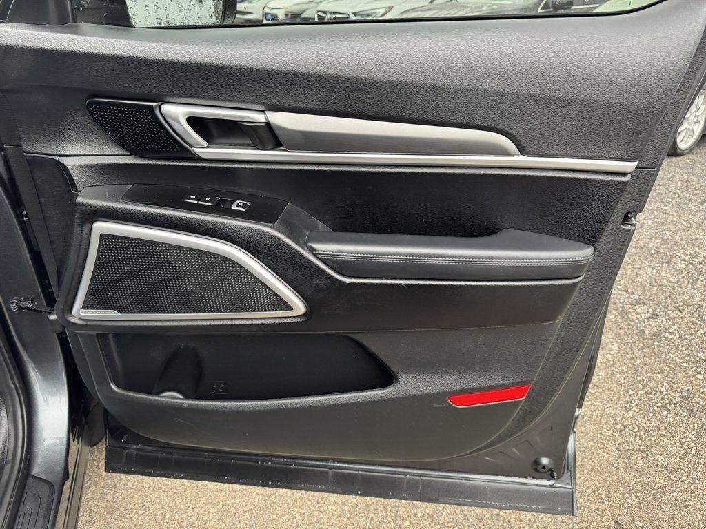 2020 Grey /Black Kia Telluride (5XYP24HC8LG) with an 3.8l V6 DI Dohc 3.8l engine, Automatic transmission, located at 745 East Steele Rd., West Columbia, SC, 29170, (803) 755-9148, 33.927212, -81.148483 - Photo#25