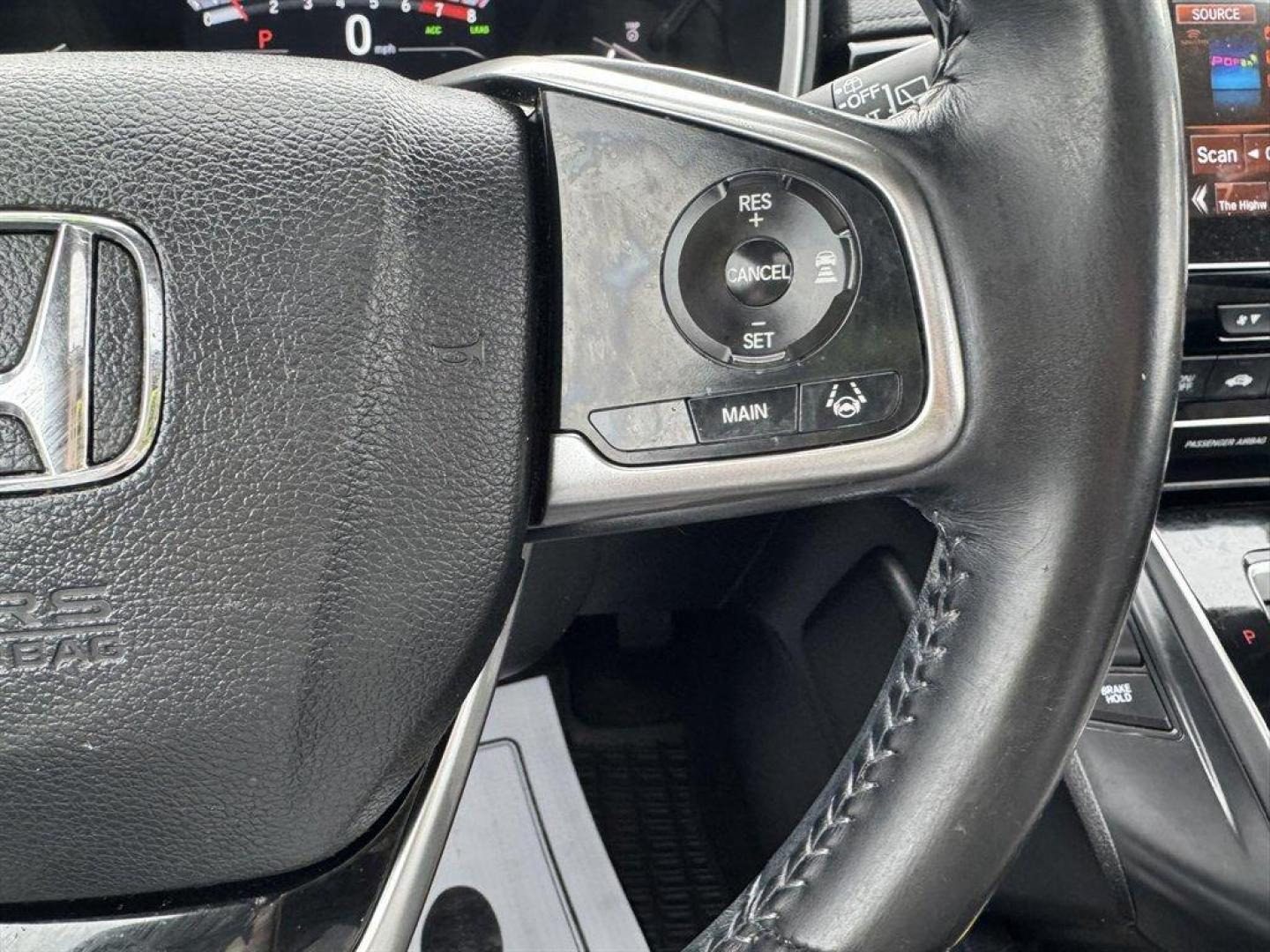 2018 Grey /Grey Honda CR-V (7FARW1H81JE) with an 1.5l I-4 DI Dohc T/C 1.5l engine, Automatic transmission, located at 745 East Steele Rd., West Columbia, SC, 29170, (803) 755-9148, 33.927212, -81.148483 - Photo#9