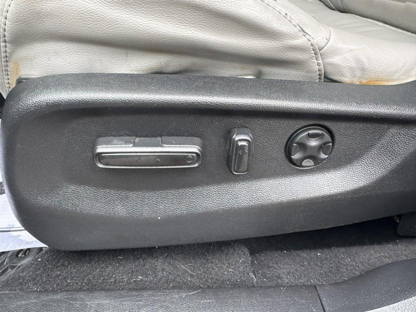 2018 Grey /Grey Honda CR-V (7FARW1H81JE) with an 1.5l I-4 DI Dohc T/C 1.5l engine, Automatic transmission, located at 745 East Steele Rd., West Columbia, SC, 29170, (803) 755-9148, 33.927212, -81.148483 - Photo#22