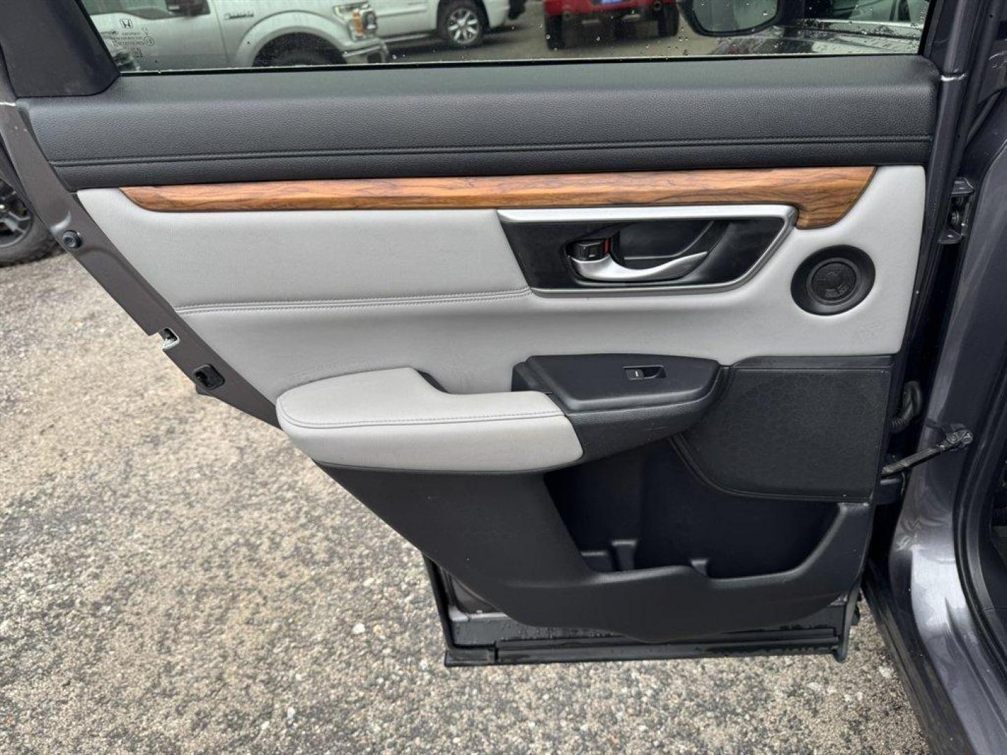 2018 Grey /Grey Honda CR-V (7FARW1H81JE) with an 1.5l I-4 DI Dohc T/C 1.5l engine, Automatic transmission, located at 745 East Steele Rd., West Columbia, SC, 29170, (803) 755-9148, 33.927212, -81.148483 - Photo#23