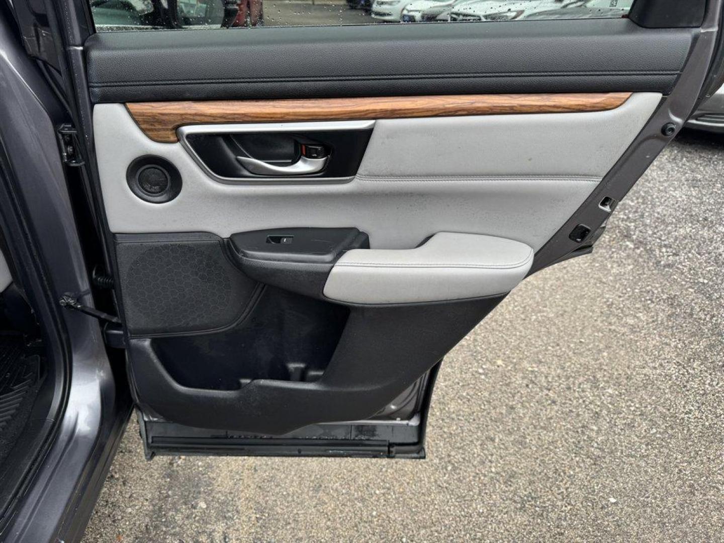 2018 Grey /Grey Honda CR-V (7FARW1H81JE) with an 1.5l I-4 DI Dohc T/C 1.5l engine, Automatic transmission, located at 745 East Steele Rd., West Columbia, SC, 29170, (803) 755-9148, 33.927212, -81.148483 - Photo#25