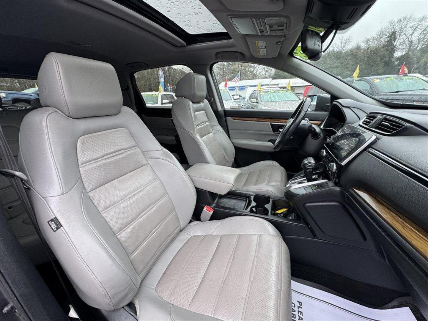 2018 Grey /Grey Honda CR-V (7FARW1H81JE) with an 1.5l I-4 DI Dohc T/C 1.5l engine, Automatic transmission, located at 745 East Steele Rd., West Columbia, SC, 29170, (803) 755-9148, 33.927212, -81.148483 - Photo#28