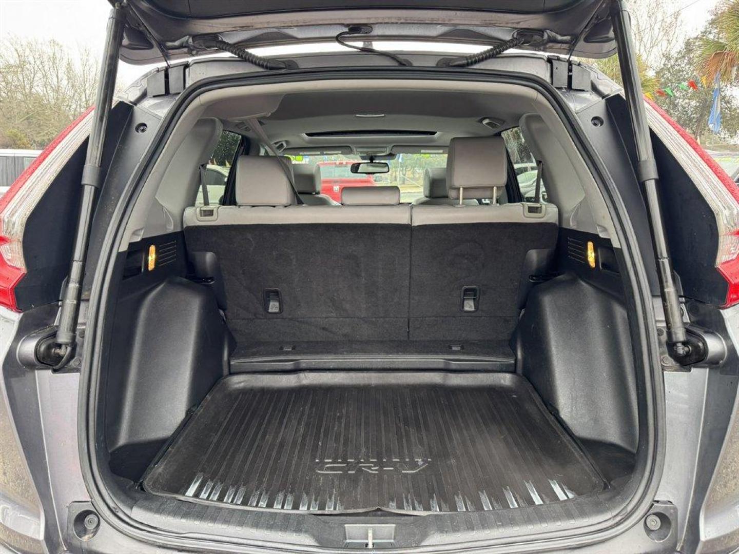 2018 Grey /Grey Honda CR-V (7FARW1H81JE) with an 1.5l I-4 DI Dohc T/C 1.5l engine, Automatic transmission, located at 745 East Steele Rd., West Columbia, SC, 29170, (803) 755-9148, 33.927212, -81.148483 - Photo#30