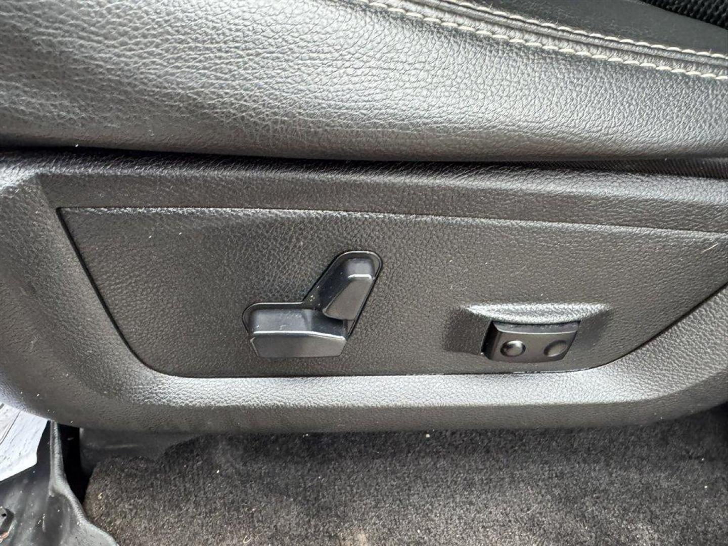 2014 Red /Black Ram 1500 (1C6RR6MT3ES) with an 5.7l V8 Smpi Hemi 5.7l engine, Automatic transmission, located at 745 East Steele Rd., West Columbia, SC, 29170, (803) 755-9148, 33.927212, -81.148483 - Photo#18