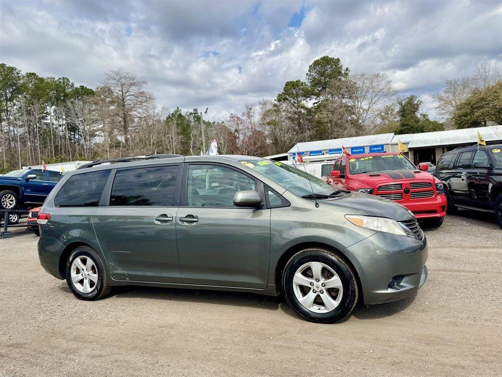 2013 Green /Grey Toyota Sienna (5TDKK3DC6DS) with an 3.5l V6 EFI Dohc 3.5l engine, Automatic transmission, located at 745 East Steele Rd., West Columbia, SC, 29170, (803) 755-9148, 33.927212, -81.148483 - Photo#2