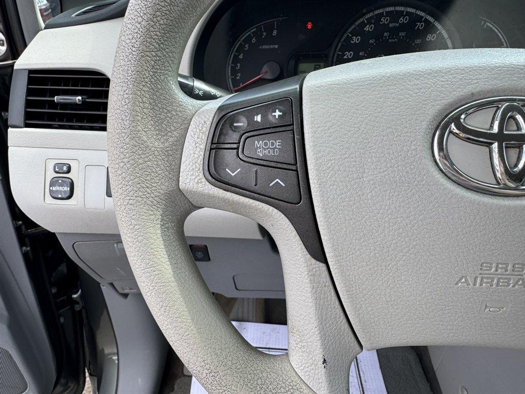 2013 Green /Grey Toyota Sienna (5TDKK3DC6DS) with an 3.5l V6 EFI Dohc 3.5l engine, Automatic transmission, located at 745 East Steele Rd., West Columbia, SC, 29170, (803) 755-9148, 33.927212, -81.148483 - Photo#8