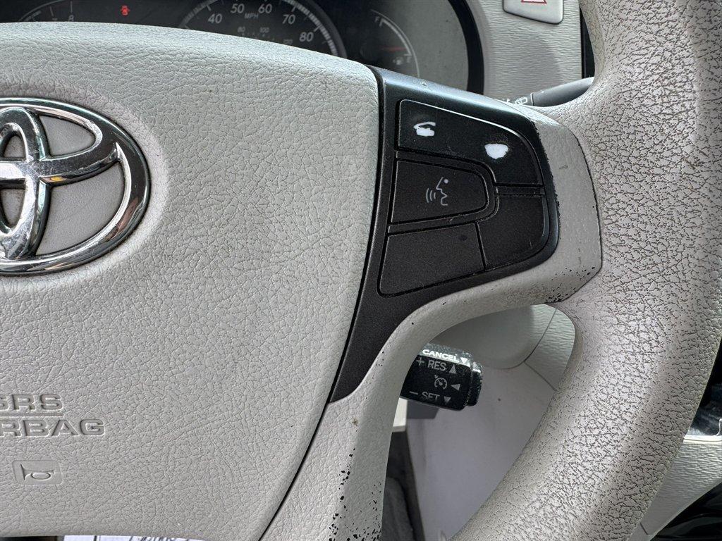 2013 Green /Grey Toyota Sienna (5TDKK3DC6DS) with an 3.5l V6 EFI Dohc 3.5l engine, Automatic transmission, located at 745 East Steele Rd., West Columbia, SC, 29170, (803) 755-9148, 33.927212, -81.148483 - Photo#9