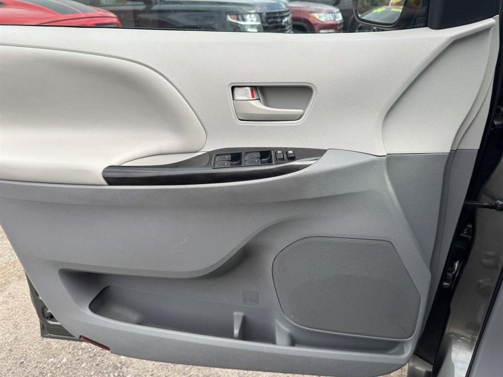 2013 Green /Grey Toyota Sienna (5TDKK3DC6DS) with an 3.5l V6 EFI Dohc 3.5l engine, Automatic transmission, located at 745 East Steele Rd., West Columbia, SC, 29170, (803) 755-9148, 33.927212, -81.148483 - Photo#16