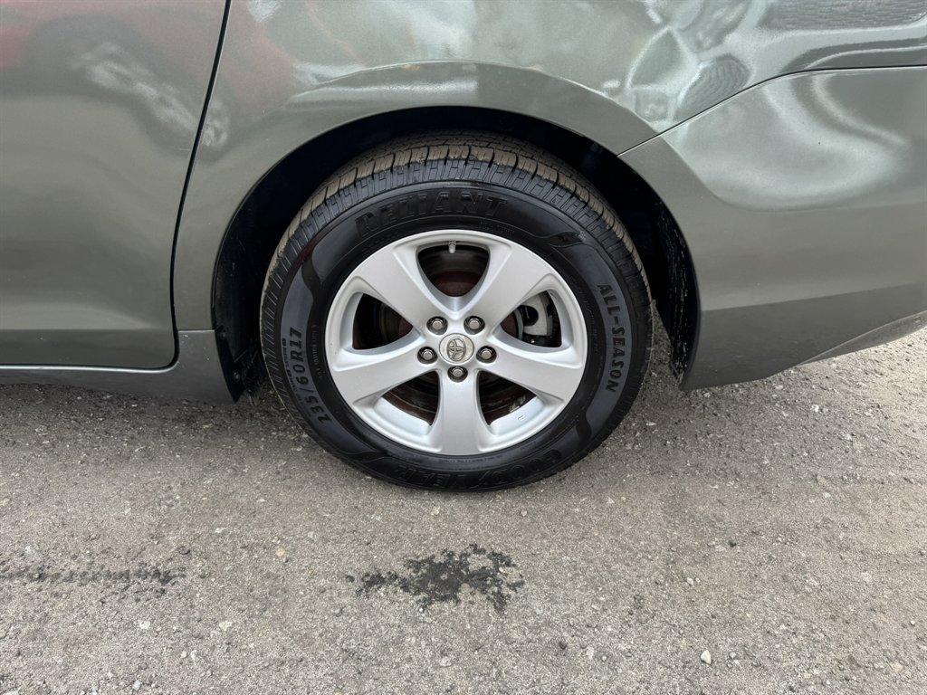 2013 Green /Grey Toyota Sienna (5TDKK3DC6DS) with an 3.5l V6 EFI Dohc 3.5l engine, Automatic transmission, located at 745 East Steele Rd., West Columbia, SC, 29170, (803) 755-9148, 33.927212, -81.148483 - Photo#27