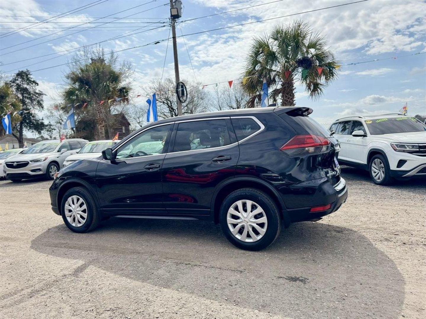 2018 Black /Black Nissan Rogue (JN8AT2MV6JW) with an 2.5l I-4 MPI Dohc 2.5l engine, Automatic transmission, located at 745 East Steele Rd., West Columbia, SC, 29170, (803) 755-9148, 33.927212, -81.148483 - Photo#3