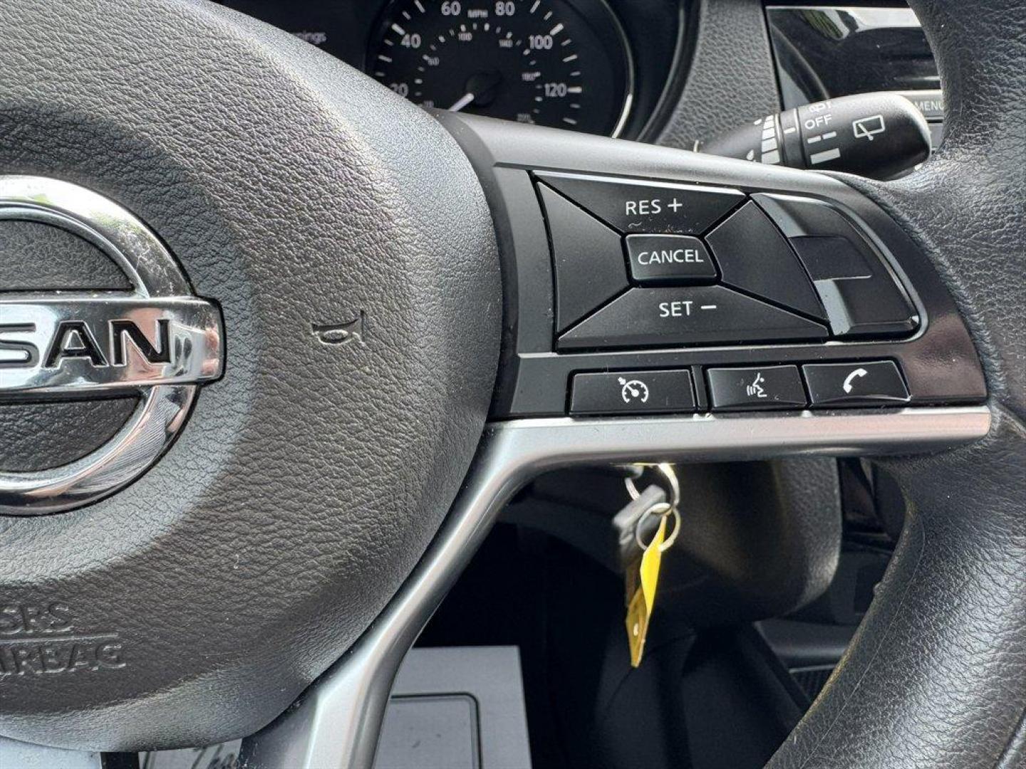 2018 Black /Black Nissan Rogue (JN8AT2MV6JW) with an 2.5l I-4 MPI Dohc 2.5l engine, Automatic transmission, located at 745 East Steele Rd., West Columbia, SC, 29170, (803) 755-9148, 33.927212, -81.148483 - Photo#9