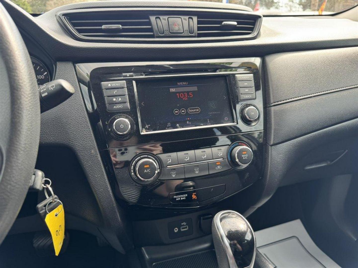 2018 Black /Black Nissan Rogue (JN8AT2MV6JW) with an 2.5l I-4 MPI Dohc 2.5l engine, Automatic transmission, located at 745 East Steele Rd., West Columbia, SC, 29170, (803) 755-9148, 33.927212, -81.148483 - Photo#12