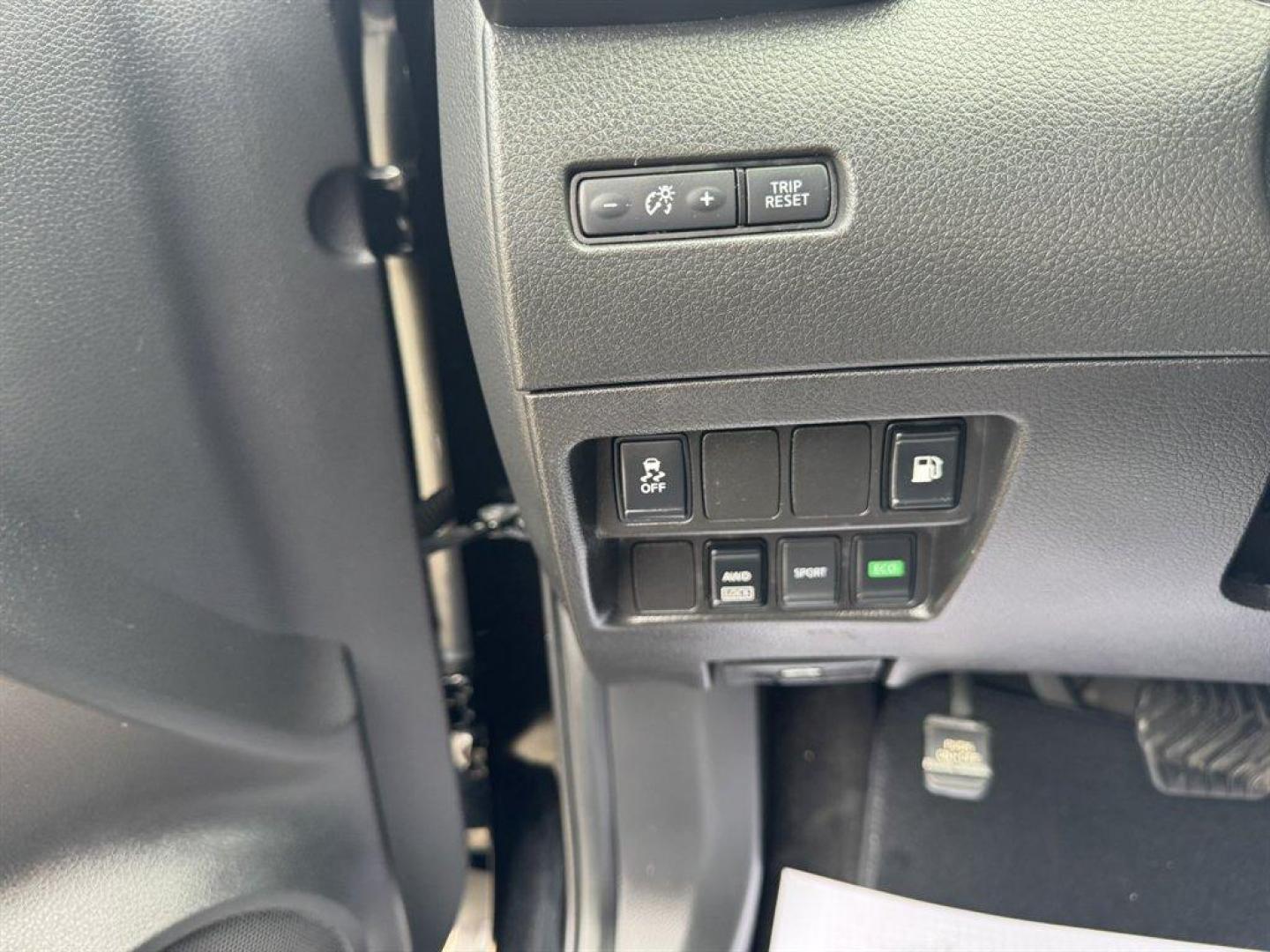 2018 Black /Black Nissan Rogue (JN8AT2MV6JW) with an 2.5l I-4 MPI Dohc 2.5l engine, Automatic transmission, located at 745 East Steele Rd., West Columbia, SC, 29170, (803) 755-9148, 33.927212, -81.148483 - Photo#15