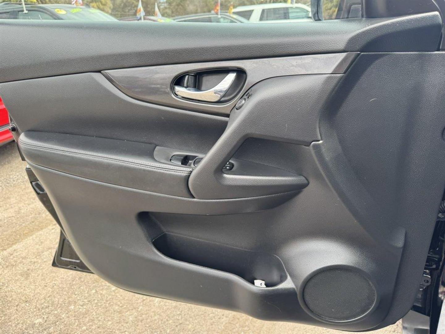 2018 Black /Black Nissan Rogue (JN8AT2MV6JW) with an 2.5l I-4 MPI Dohc 2.5l engine, Automatic transmission, located at 745 East Steele Rd., West Columbia, SC, 29170, (803) 755-9148, 33.927212, -81.148483 - Photo#16