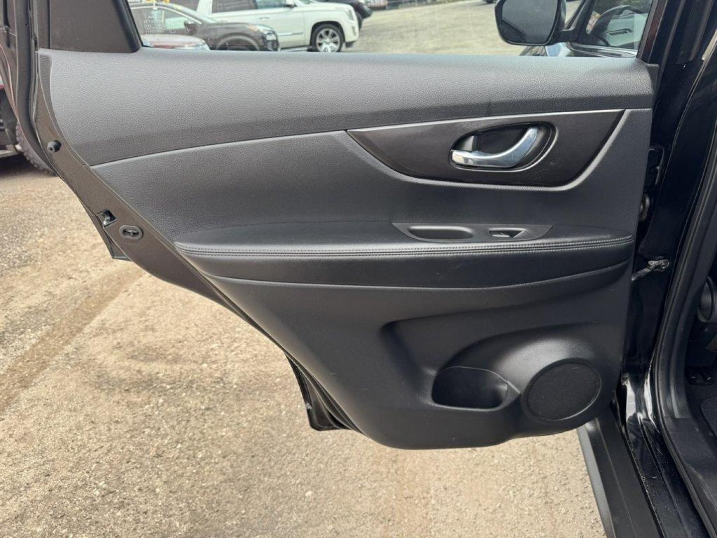 2018 Black /Black Nissan Rogue (JN8AT2MV6JW) with an 2.5l I-4 MPI Dohc 2.5l engine, Automatic transmission, located at 745 East Steele Rd., West Columbia, SC, 29170, (803) 755-9148, 33.927212, -81.148483 - Photo#19