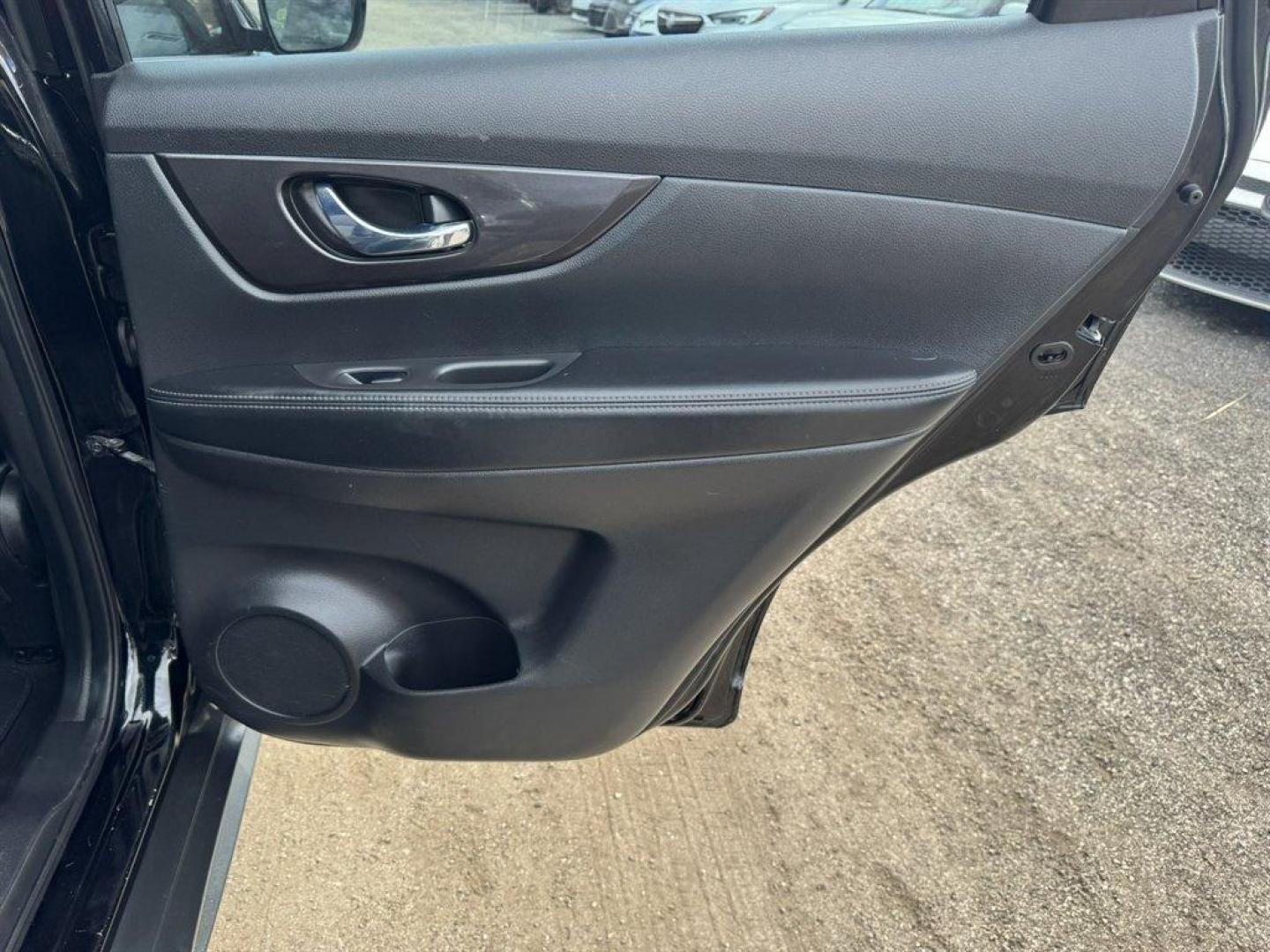 2018 Black /Black Nissan Rogue (JN8AT2MV6JW) with an 2.5l I-4 MPI Dohc 2.5l engine, Automatic transmission, located at 745 East Steele Rd., West Columbia, SC, 29170, (803) 755-9148, 33.927212, -81.148483 - Photo#21