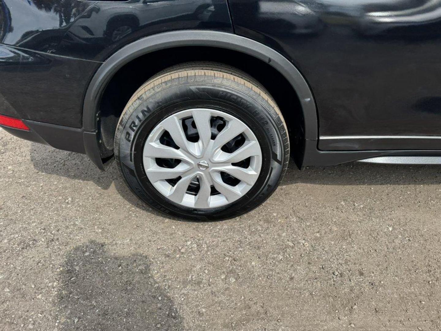 2018 Black /Black Nissan Rogue (JN8AT2MV6JW) with an 2.5l I-4 MPI Dohc 2.5l engine, Automatic transmission, located at 745 East Steele Rd., West Columbia, SC, 29170, (803) 755-9148, 33.927212, -81.148483 - Photo#28