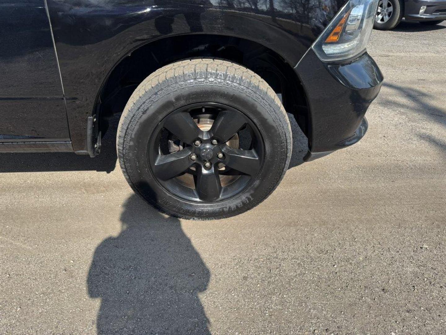 2014 Black /Black Ram 1500 (1C6RR7FT4ES) with an 5.7l V8 Smpi Hemi 5.7l engine, Automatic transmission, located at 745 East Steele Rd., West Columbia, SC, 29170, (803) 755-9148, 33.927212, -81.148483 - Photo#25