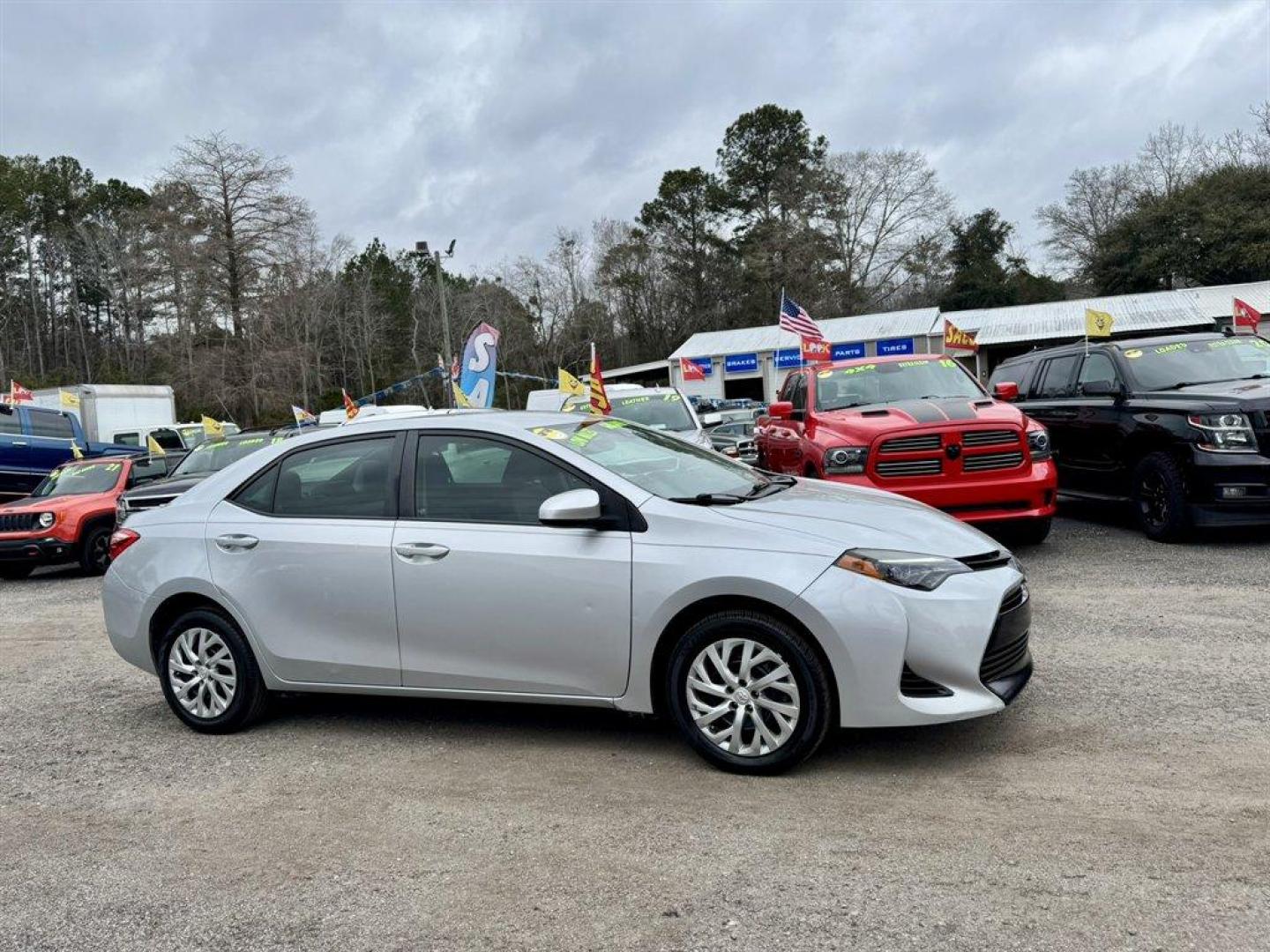 2018 Silver /Grey Toyota Corolla (5YFBURHE0JP) with an 1.8l I-4 EFI Dohc 1.8l engine, Automatic transmission, located at 745 East Steele Rd., West Columbia, SC, 29170, (803) 755-9148, 33.927212, -81.148483 - Photo#2