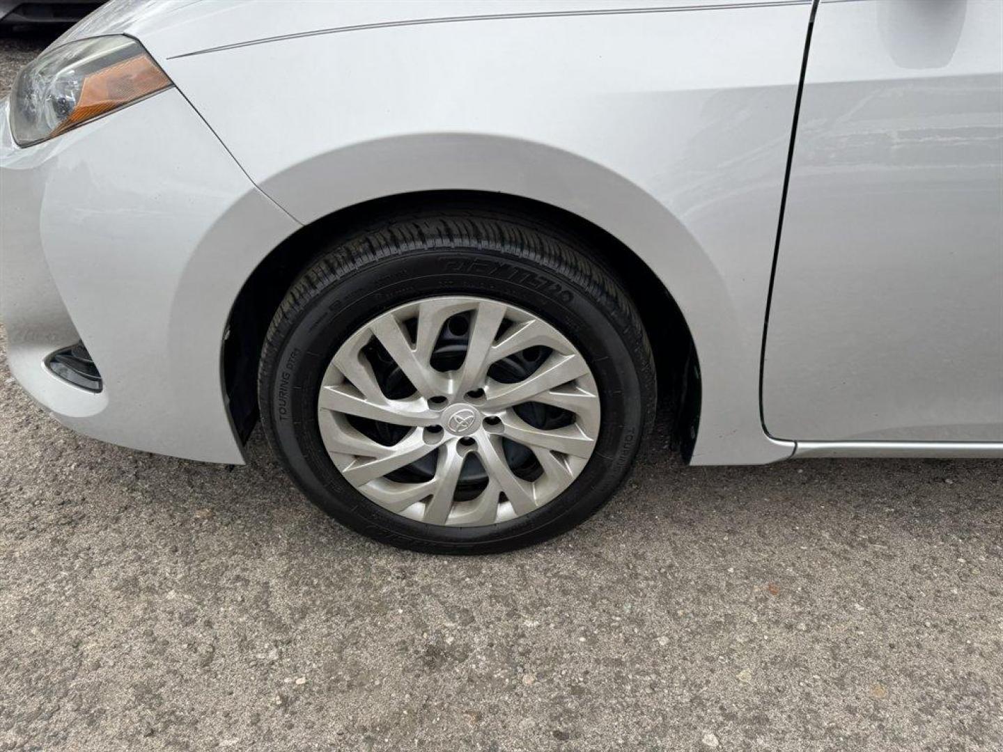 2018 Silver /Grey Toyota Corolla (5YFBURHE0JP) with an 1.8l I-4 EFI Dohc 1.8l engine, Automatic transmission, located at 745 East Steele Rd., West Columbia, SC, 29170, (803) 755-9148, 33.927212, -81.148483 - Photo#28