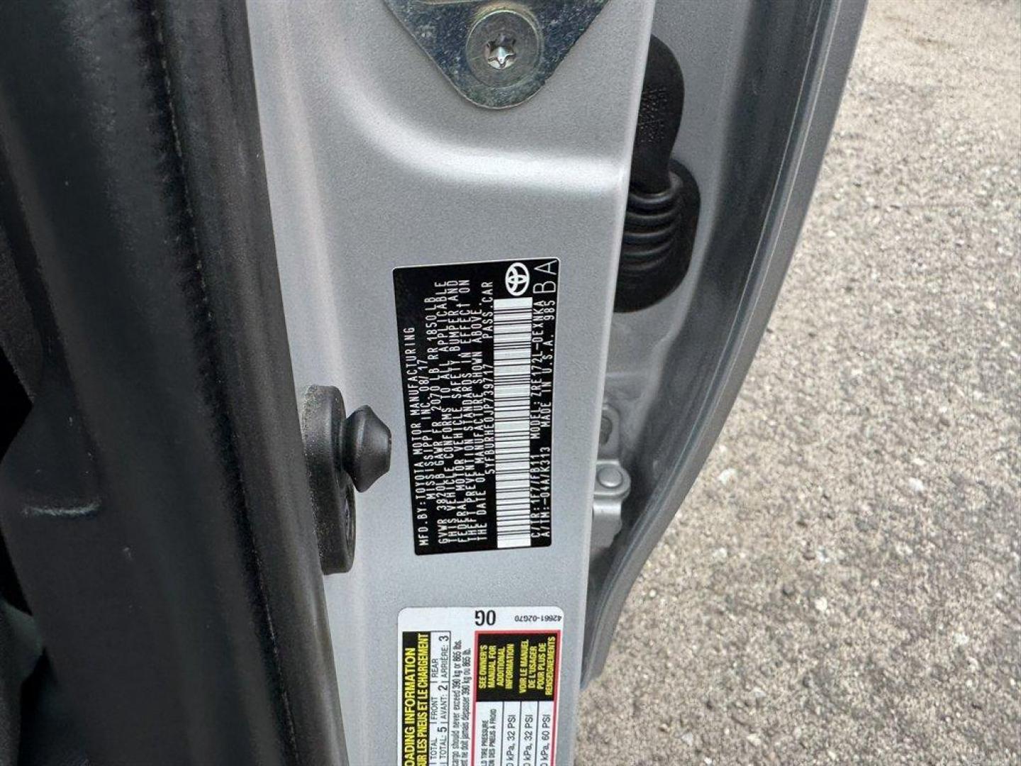 2018 Silver /Grey Toyota Corolla (5YFBURHE0JP) with an 1.8l I-4 EFI Dohc 1.8l engine, Automatic transmission, located at 745 East Steele Rd., West Columbia, SC, 29170, (803) 755-9148, 33.927212, -81.148483 - Photo#29