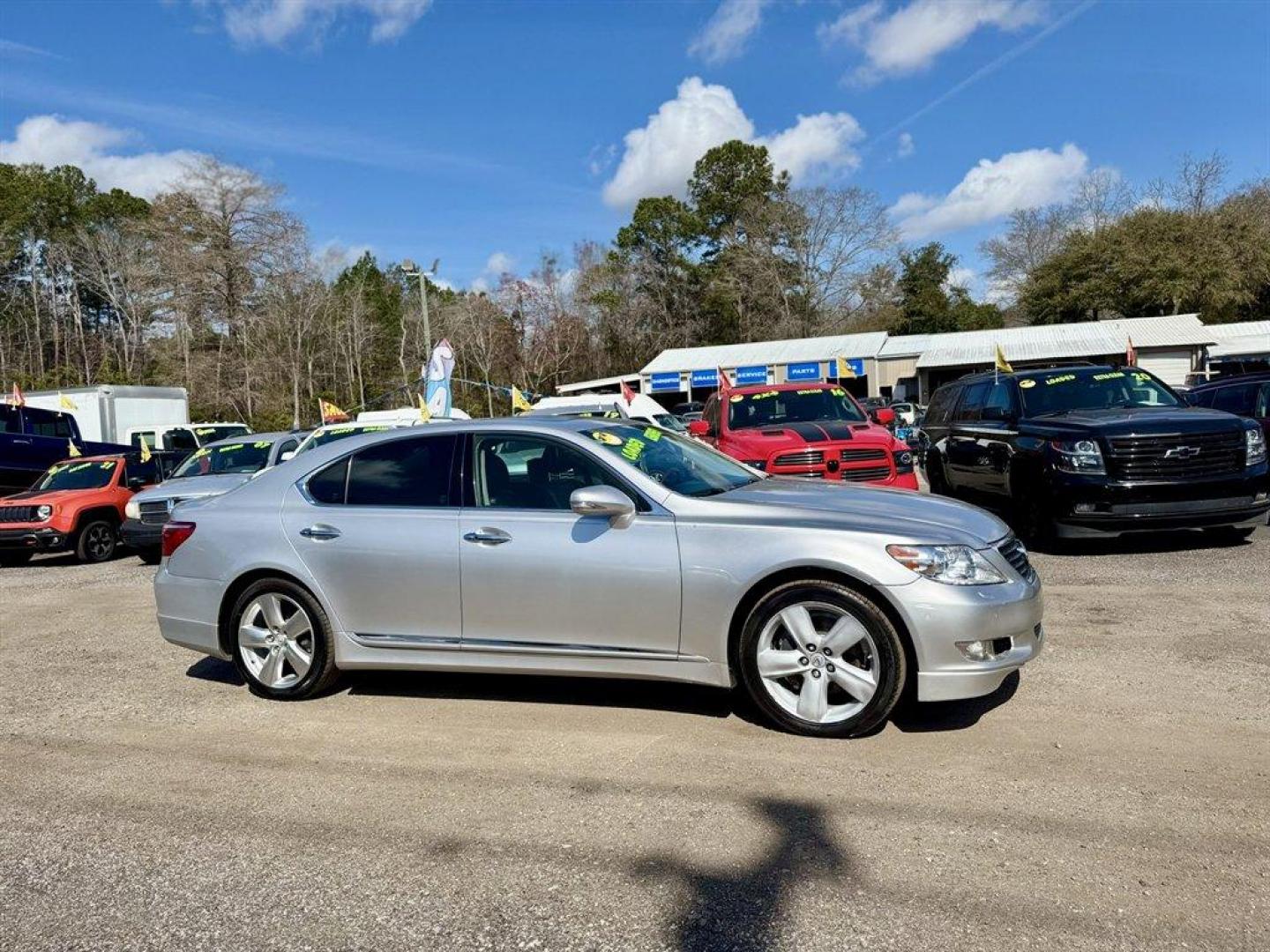 2010 Silver /Black Lexus LS 460 (JTHBL5EF4A5) with an 4.6l V8 SFI Dohc VVT-I 4. engine, Automatic transmission, located at 745 East Steele Rd., West Columbia, SC, 29170, (803) 755-9148, 33.927212, -81.148483 - Photo#2