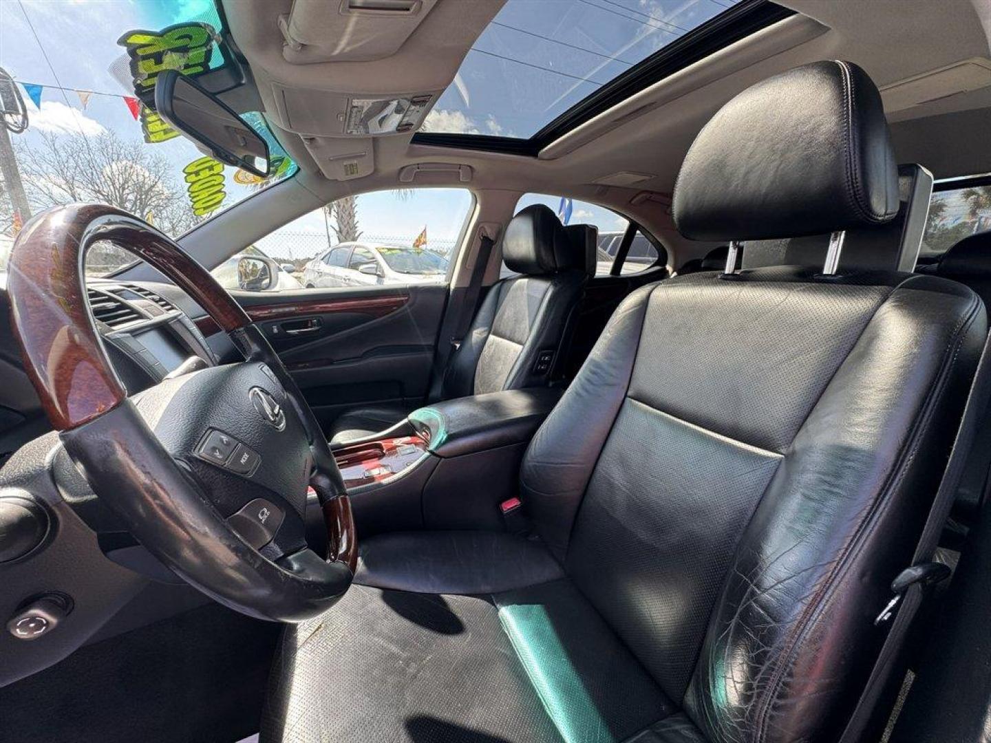 2010 Silver /Black Lexus LS 460 (JTHBL5EF4A5) with an 4.6l V8 SFI Dohc VVT-I 4. engine, Automatic transmission, located at 745 East Steele Rd., West Columbia, SC, 29170, (803) 755-9148, 33.927212, -81.148483 - Photo#21