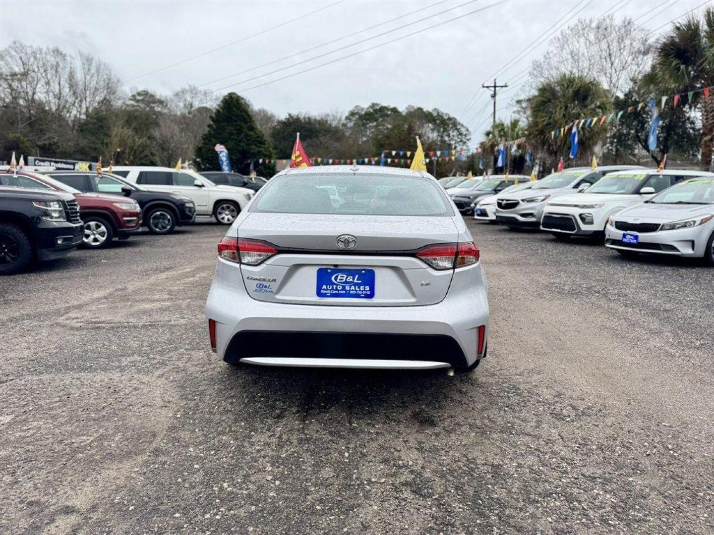 2021 Silver /Grey Toyota Corolla (5YFEPMAE3MP) with an 1.8l I-4 MPI Dohc 1.8l engine, Automatic transmission, located at 745 East Steele Rd., West Columbia, SC, 29170, (803) 755-9148, 33.927212, -81.148483 - Photo#4