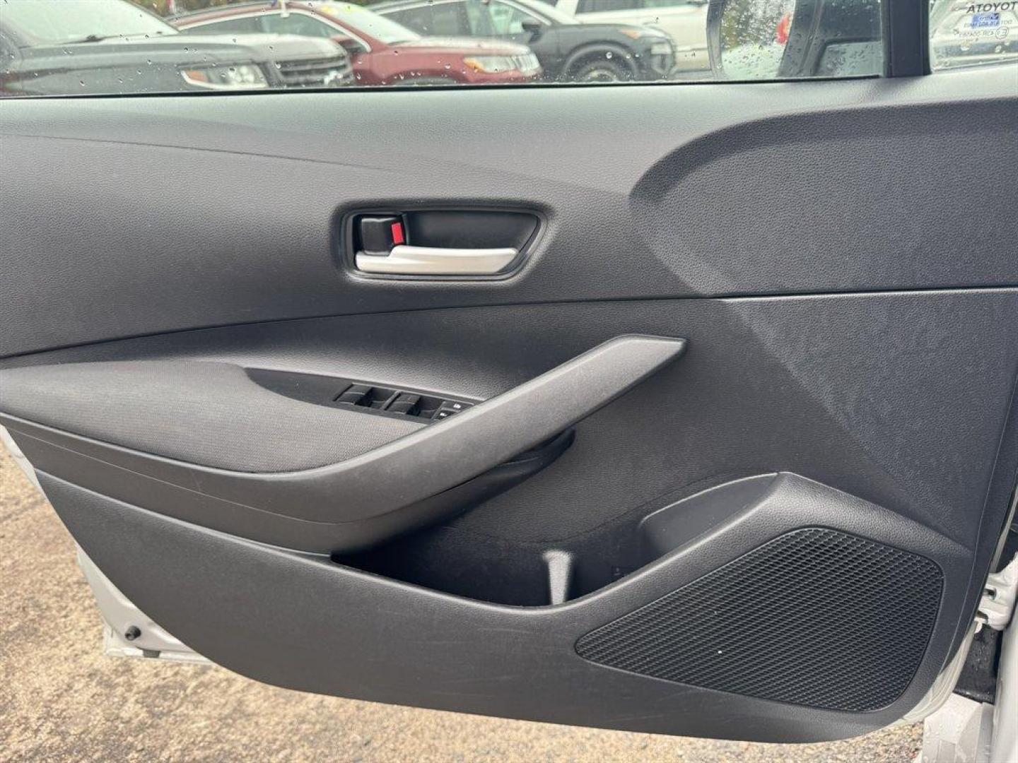 2021 Silver /Grey Toyota Corolla (5YFEPMAE3MP) with an 1.8l I-4 MPI Dohc 1.8l engine, Automatic transmission, located at 745 East Steele Rd., West Columbia, SC, 29170, (803) 755-9148, 33.927212, -81.148483 - Photo#16