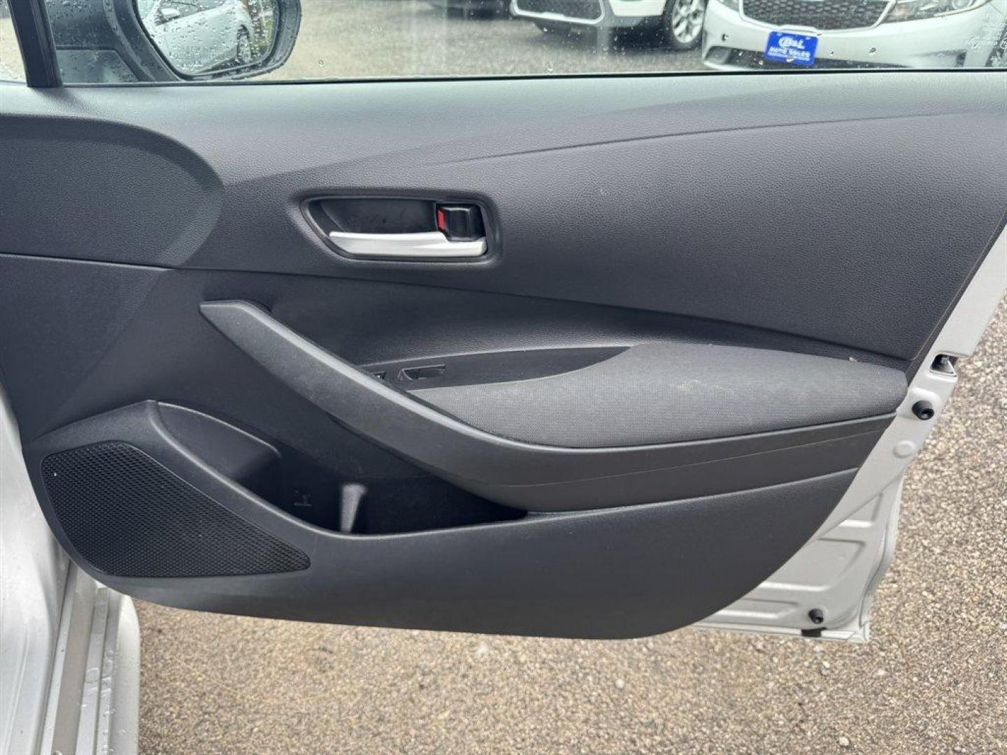 2021 Silver /Grey Toyota Corolla (5YFEPMAE3MP) with an 1.8l I-4 MPI Dohc 1.8l engine, Automatic transmission, located at 745 East Steele Rd., West Columbia, SC, 29170, (803) 755-9148, 33.927212, -81.148483 - Photo#23