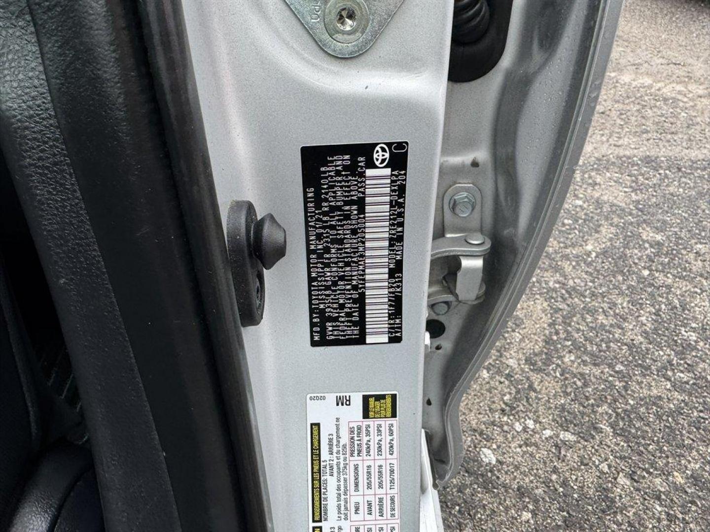 2021 Silver /Grey Toyota Corolla (5YFEPMAE3MP) with an 1.8l I-4 MPI Dohc 1.8l engine, Automatic transmission, located at 745 East Steele Rd., West Columbia, SC, 29170, (803) 755-9148, 33.927212, -81.148483 - Photo#30