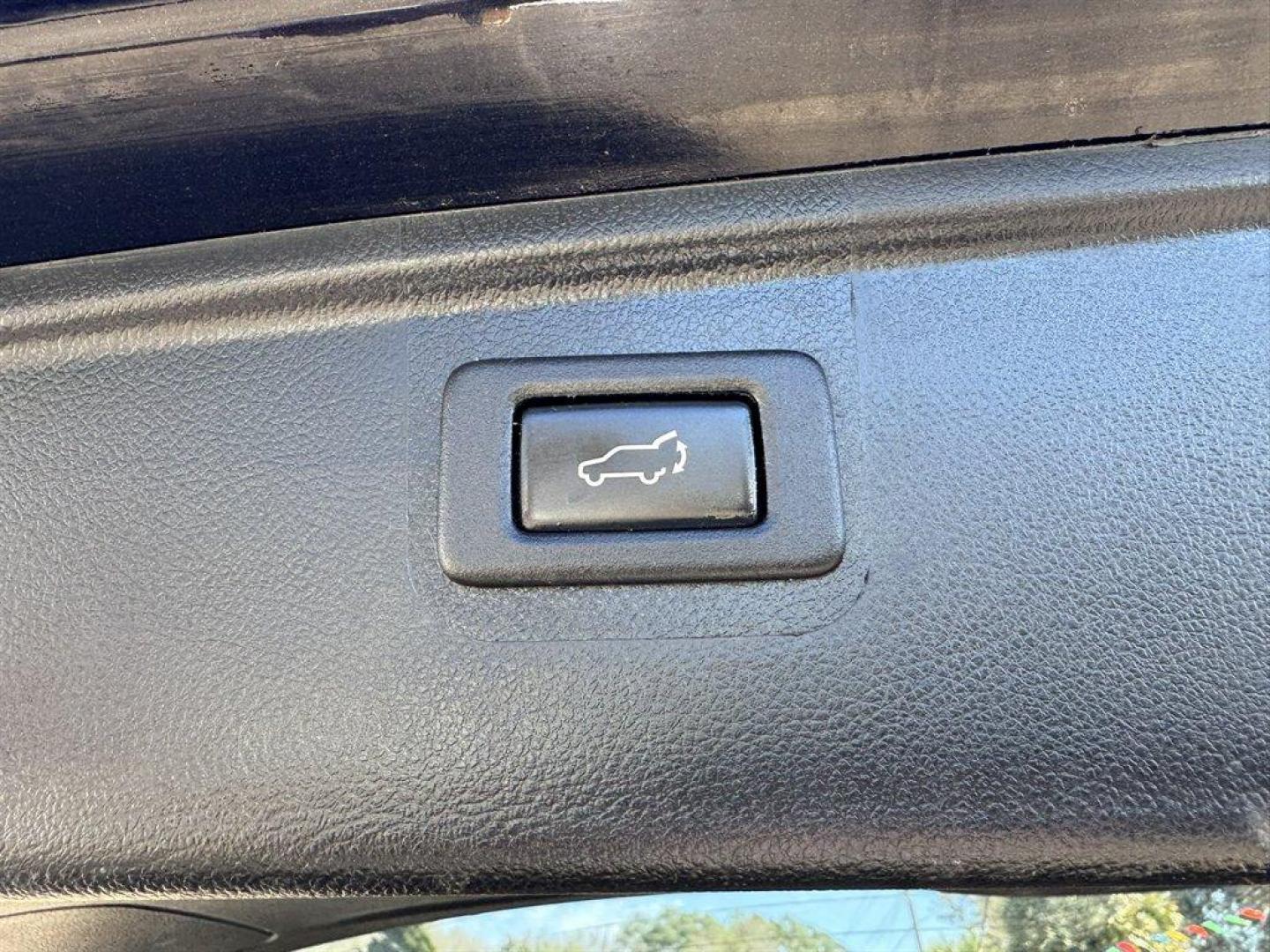 2017 Black /Tan Subaru Outback (4S4BSANC1H3) with an 2.5l H-4 MPI Sohc 2.5l engine, Automatic transmission, located at 745 East Steele Rd., West Columbia, SC, 29170, (803) 755-9148, 33.927212, -81.148483 - Photo#31