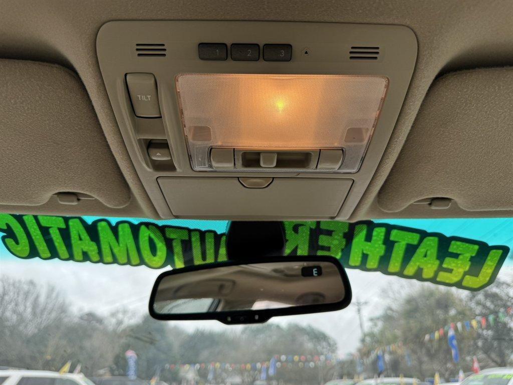 2009 Black /Beige Lexus RX 350 (2T2HK31U39C) with an 3.5l V6 SFI Dohc 3.5l engine, Automatic transmission, located at 745 East Steele Rd., West Columbia, SC, 29170, (803) 755-9148, 33.927212, -81.148483 - Photo#13