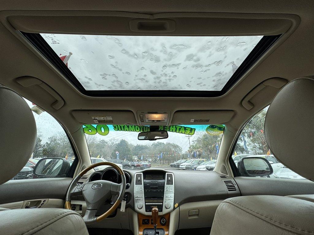 2009 Black /Beige Lexus RX 350 (2T2HK31U39C) with an 3.5l V6 SFI Dohc 3.5l engine, Automatic transmission, located at 745 East Steele Rd., West Columbia, SC, 29170, (803) 755-9148, 33.927212, -81.148483 - Photo#14