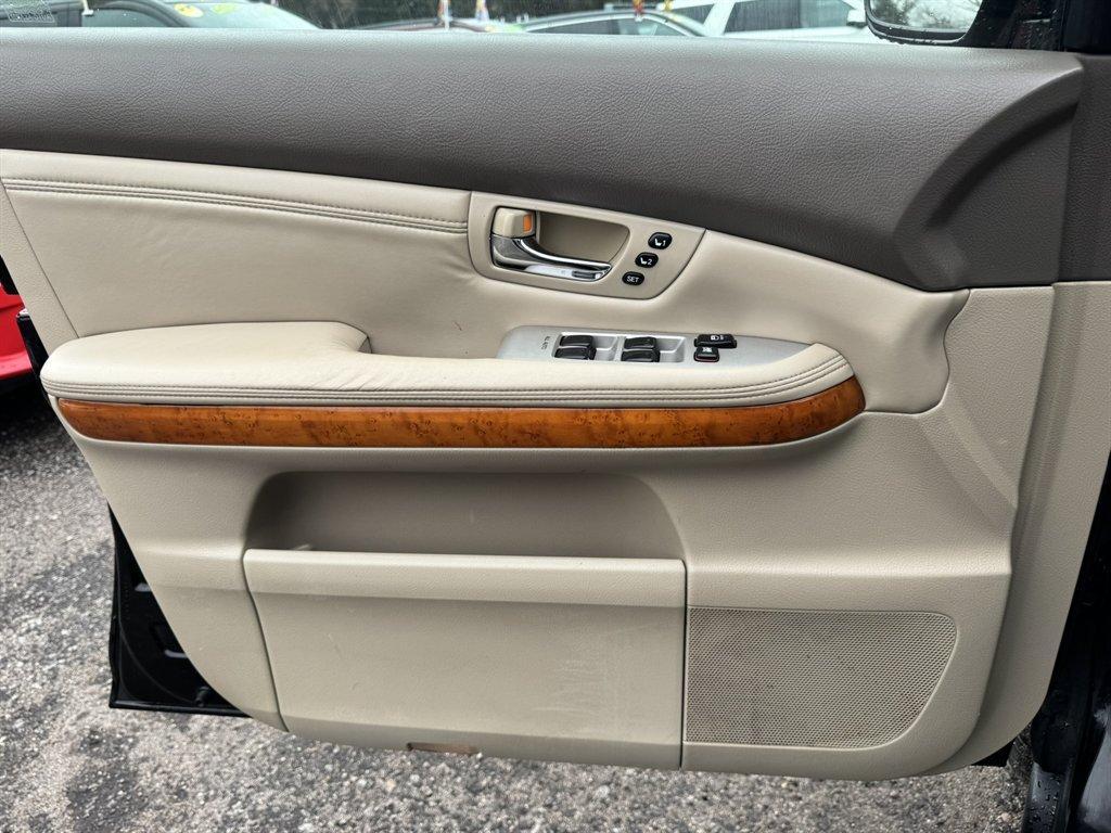 2009 Black /Beige Lexus RX 350 (2T2HK31U39C) with an 3.5l V6 SFI Dohc 3.5l engine, Automatic transmission, located at 745 East Steele Rd., West Columbia, SC, 29170, (803) 755-9148, 33.927212, -81.148483 - Photo#16