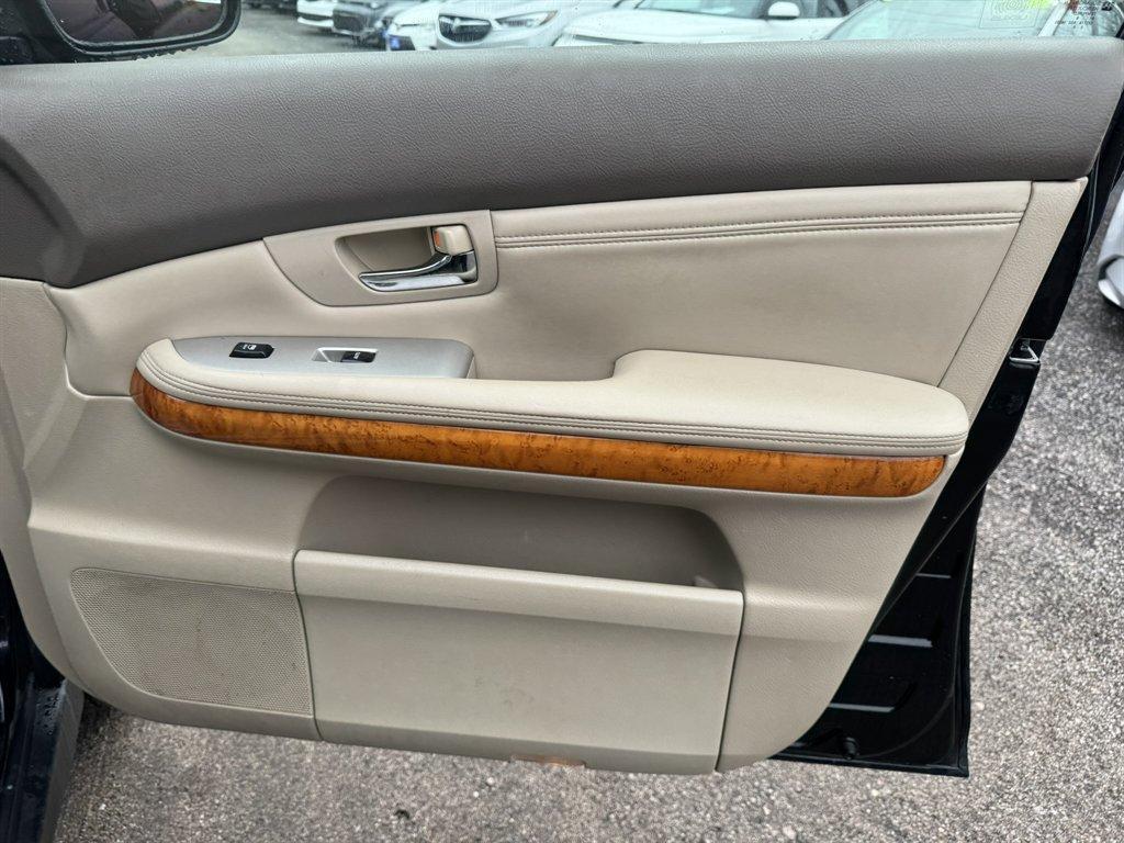 2009 Black /Beige Lexus RX 350 (2T2HK31U39C) with an 3.5l V6 SFI Dohc 3.5l engine, Automatic transmission, located at 745 East Steele Rd., West Columbia, SC, 29170, (803) 755-9148, 33.927212, -81.148483 - Photo#24