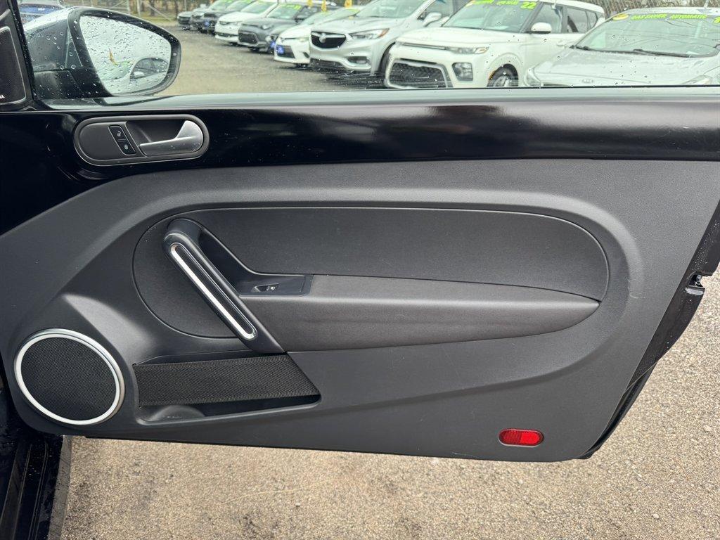 2013 Black /Black Volkswagen Beetle (3VWVS7AT2DM) with an 2.0l I-4 DI Dohc T/C 2.0l engine, Automatic transmission, located at 745 East Steele Rd., West Columbia, SC, 29170, (803) 755-9148, 33.927212, -81.148483 - Photo#20