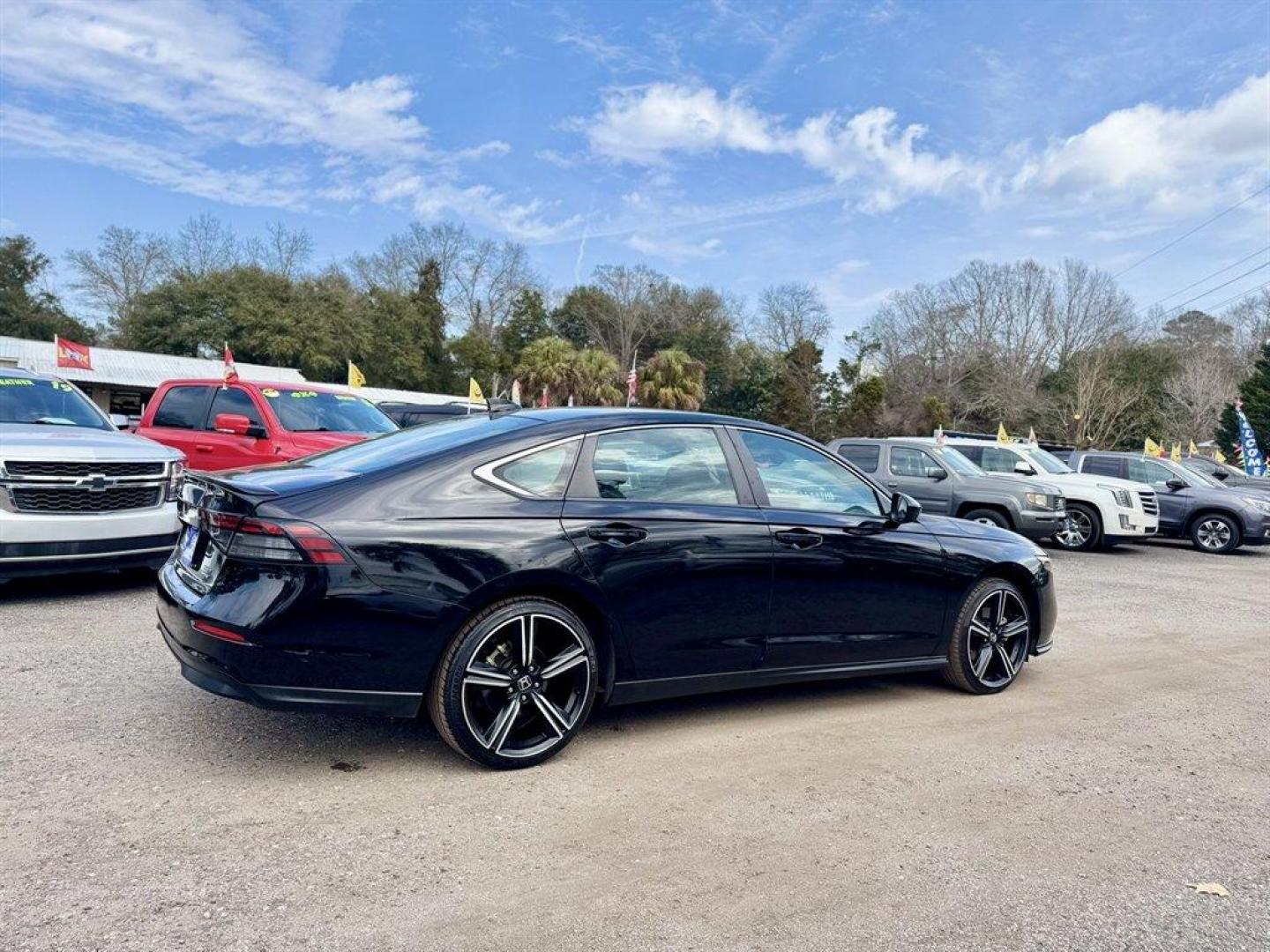 2023 Grey /Black Honda Accord (1HGCY2F59PA) with an 2.0l I-4 DI Dohc Hybrid 2 engine, Automatic transmission, located at 745 East Steele Rd., West Columbia, SC, 29170, (803) 755-9148, 33.927212, -81.148483 - Photo#3