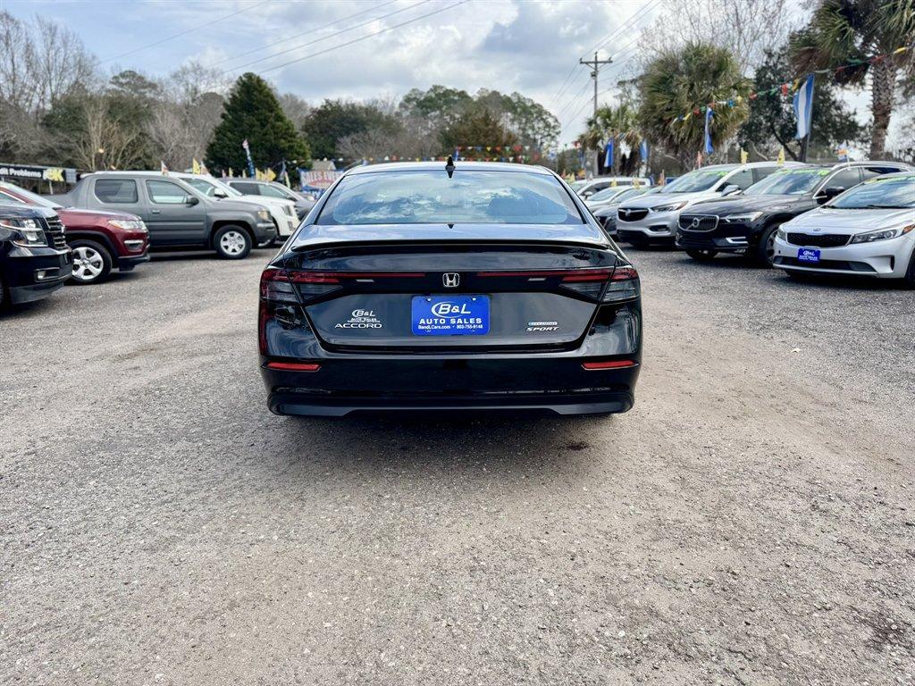 2023 Grey /Black Honda Accord (1HGCY2F59PA) with an 2.0l I-4 DI Dohc Hybrid 2 engine, Automatic transmission, located at 745 East Steele Rd., West Columbia, SC, 29170, (803) 755-9148, 33.927212, -81.148483 - Photo#4