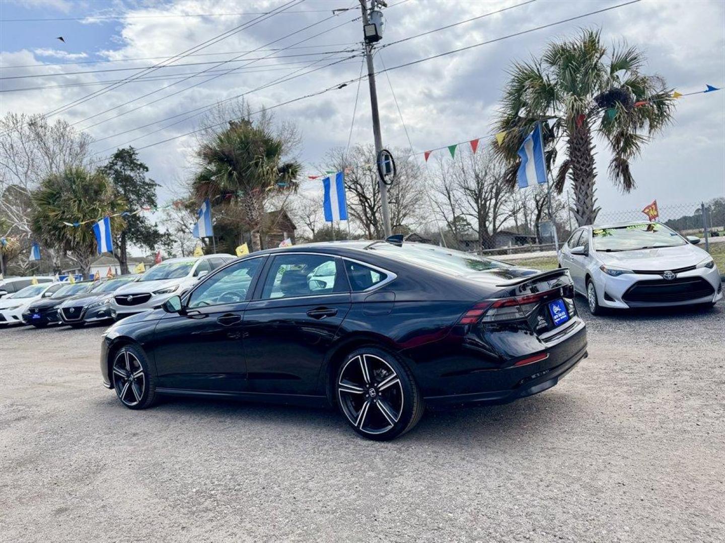 2023 Grey /Black Honda Accord (1HGCY2F59PA) with an 2.0l I-4 DI Dohc Hybrid 2 engine, Automatic transmission, located at 745 East Steele Rd., West Columbia, SC, 29170, (803) 755-9148, 33.927212, -81.148483 - Photo#5