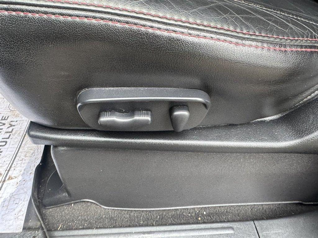 2012 Blue /Black Nissan Titan (1N6BA0ECXCN) with an 5.6l V8 MPI Dohc Flex 5.6 engine, Automatic transmission, located at 745 East Steele Rd., West Columbia, SC, 29170, (803) 755-9148, 33.927212, -81.148483 - Photo#18