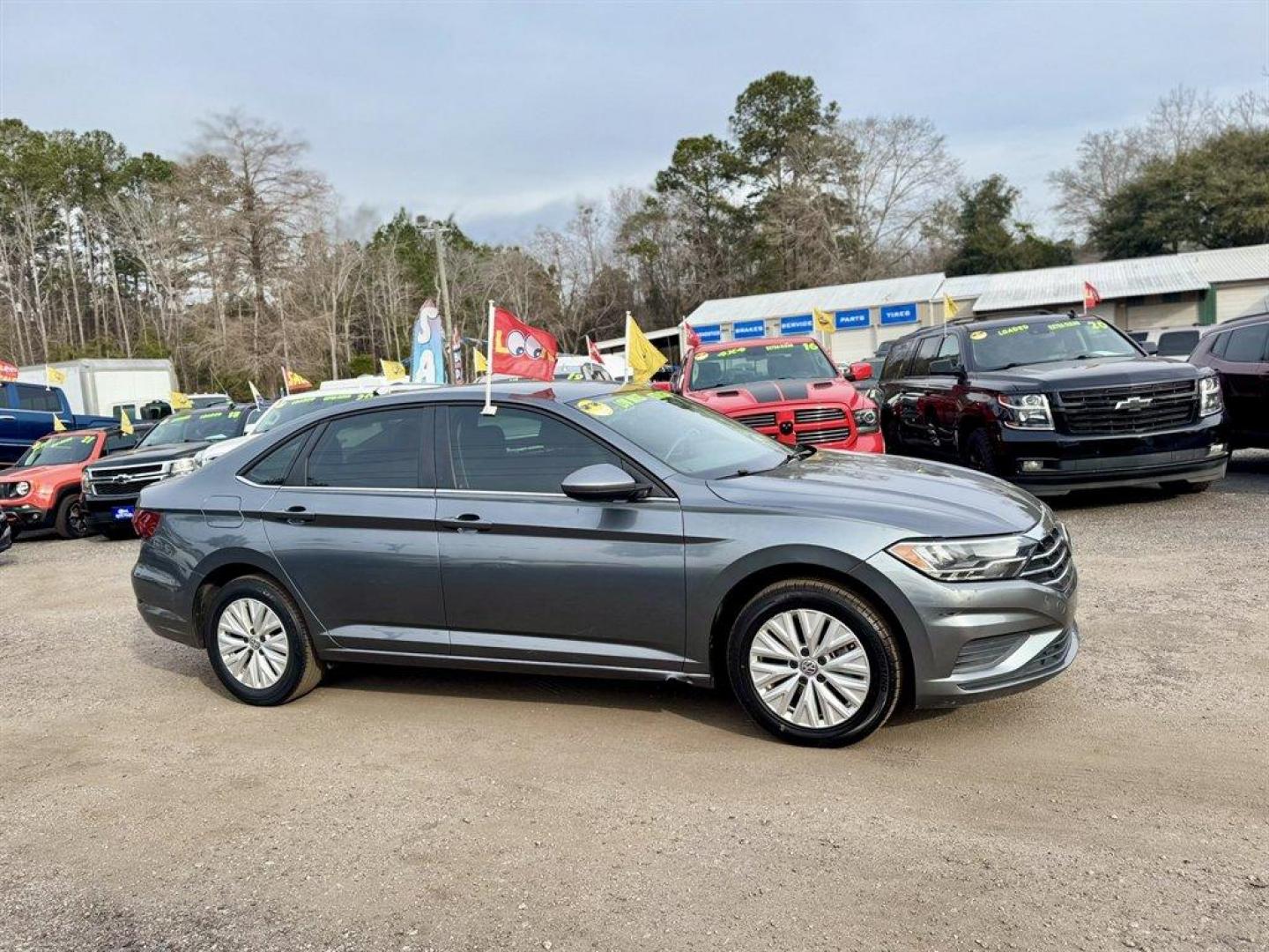 2020 Grey /Grey Volkswagen Jetta (3VWCB7BU2LM) with an 1.4l I-4 DI Dohc T/C 1.4l engine, Automatic transmission, located at 745 East Steele Rd., West Columbia, SC, 29170, (803) 755-9148, 33.927212, -81.148483 - Photo#2