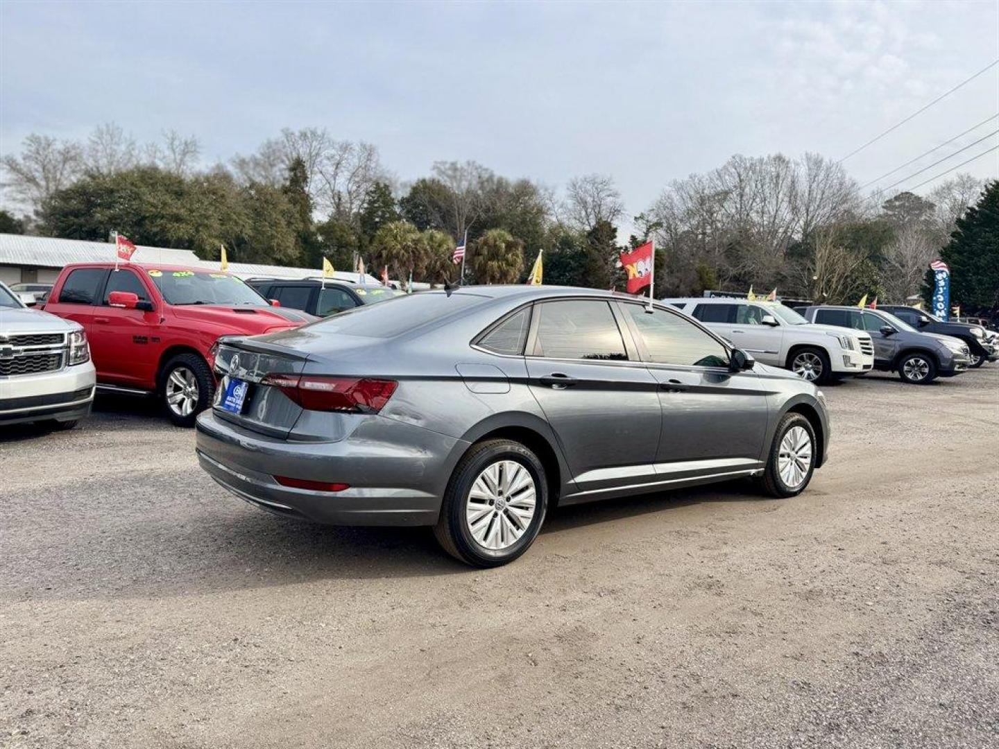 2020 Grey /Grey Volkswagen Jetta (3VWCB7BU2LM) with an 1.4l I-4 DI Dohc T/C 1.4l engine, Automatic transmission, located at 745 East Steele Rd., West Columbia, SC, 29170, (803) 755-9148, 33.927212, -81.148483 - Photo#3