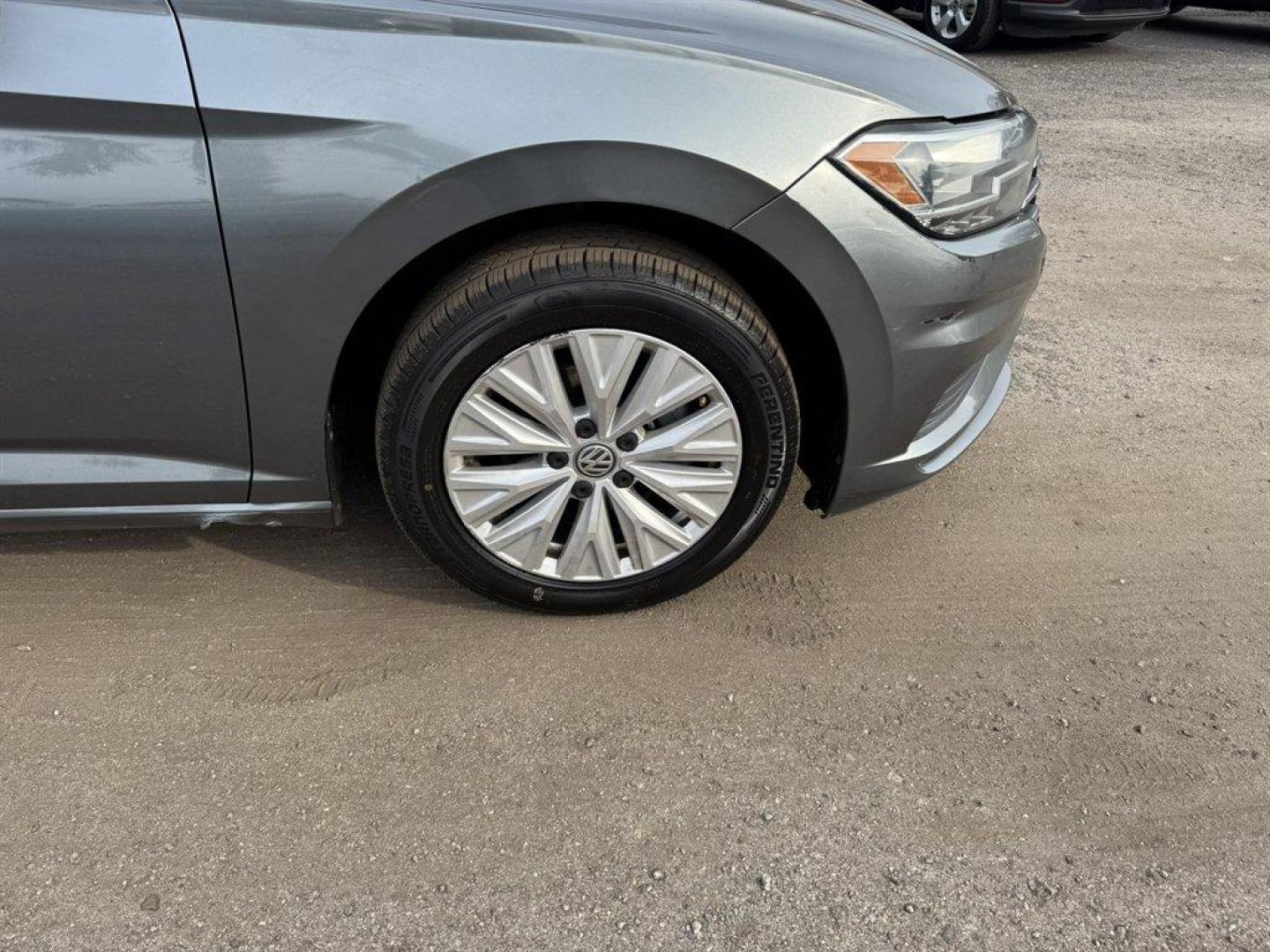 2020 Grey /Grey Volkswagen Jetta (3VWCB7BU2LM) with an 1.4l I-4 DI Dohc T/C 1.4l engine, Automatic transmission, located at 745 East Steele Rd., West Columbia, SC, 29170, (803) 755-9148, 33.927212, -81.148483 - Photo#23